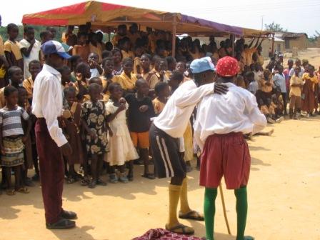 blog_africahelp_theater_140509